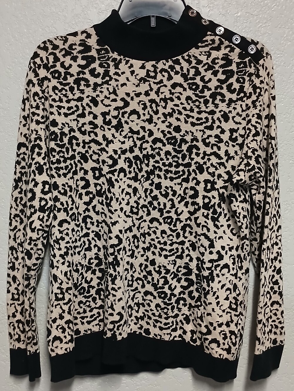 Calvin Klein Black and Cream Leopard-Print Sweater with Shoulder Buttons Size Lg